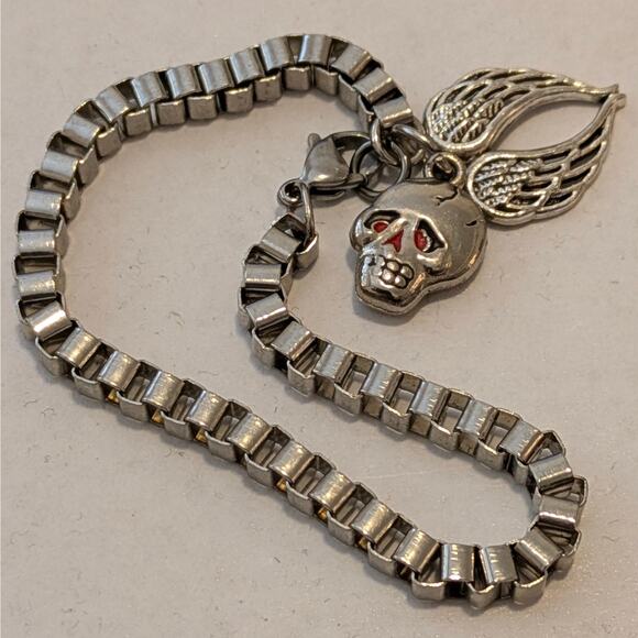 ED HARDY Skull & Wings Charm Bracelet on Silver Stainless Steel Box Chain 8" - Picture 2 of 8